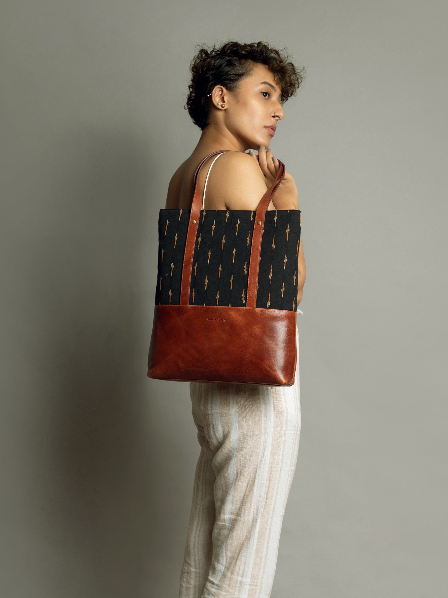 Womens tan best sale tote bag